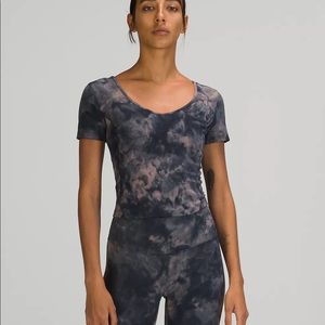 Size 8 lululemon Align Cropped T-Shirt in Diamond Dye Lunar Rock True Navy NWT